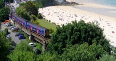 Trains from St Erth to St Ives