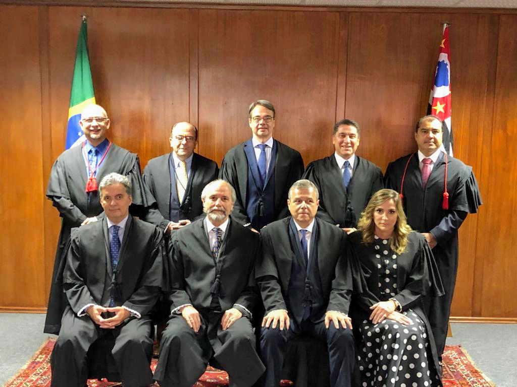 Por que o Procurador aparece na foto?