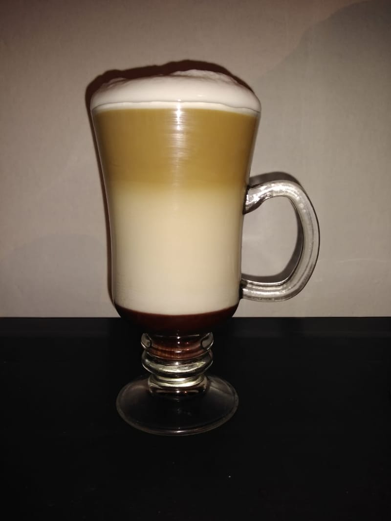 CAPUCHINO CON CHOCOLATE O CAJETA
