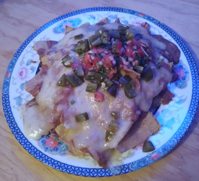 NACHOS CON QUESO