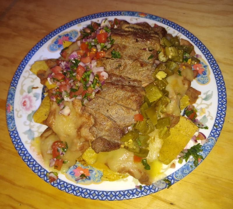 NACHOS CON ARRACHERA