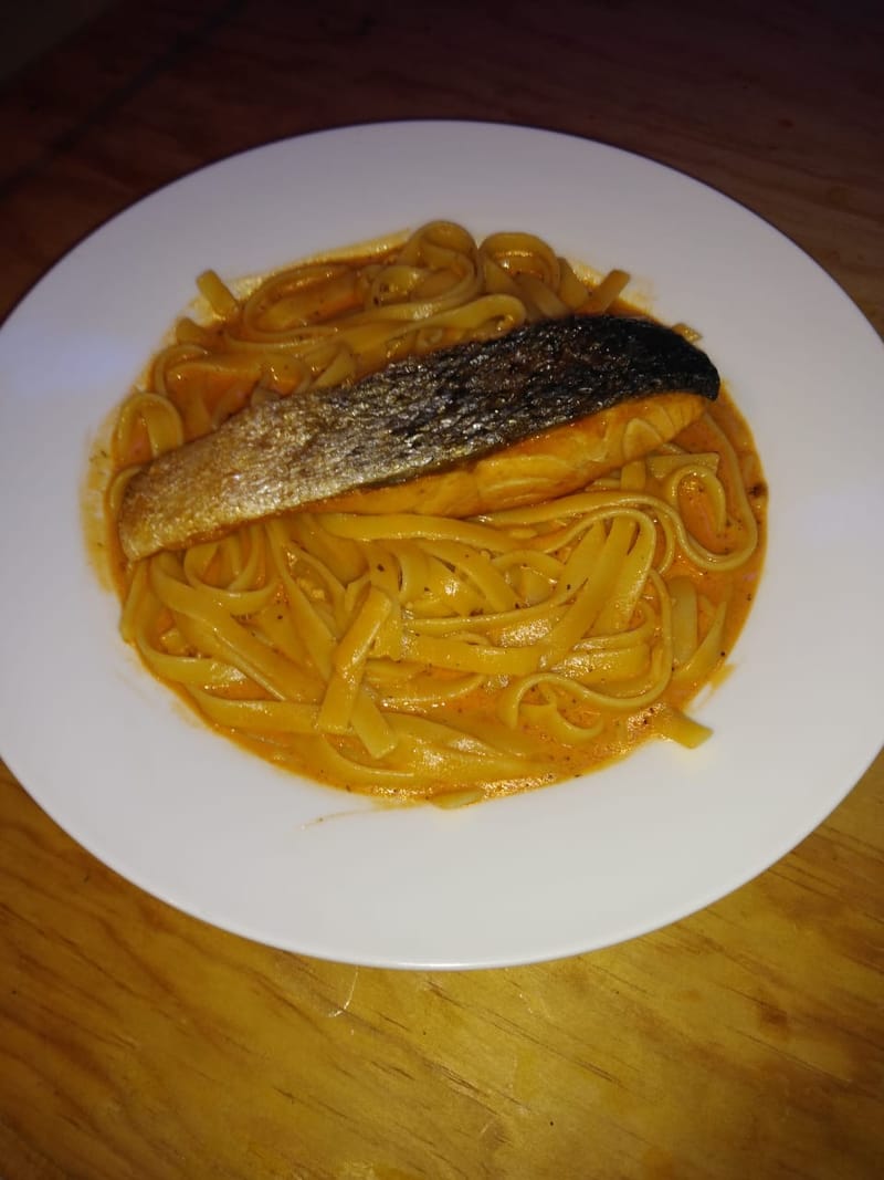 SALMÓN