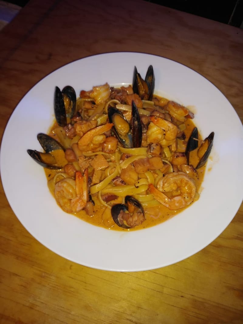 PASTA CON MARISCOS