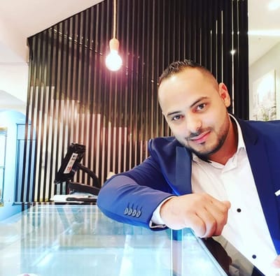 حول image