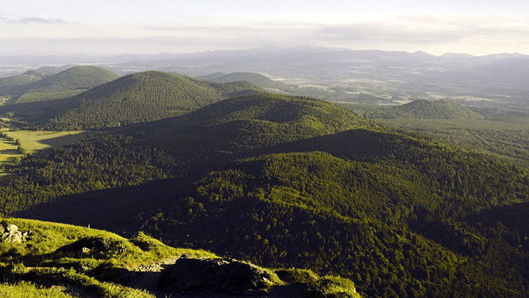 Les espaces de faible densité (espaces ruraux, montagnes, secteurs touristiques peu