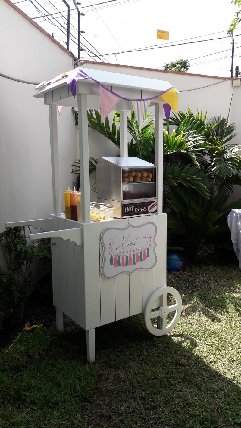 Carrito de Pan con Hot Dog