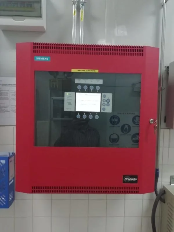 Clean agent fire suppression system