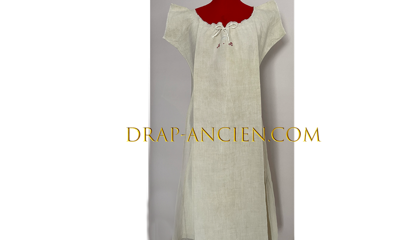 Ancien Drap En Lin Blanc Cassé - Monogramme P M - Dimensions 240 X 210 Cm