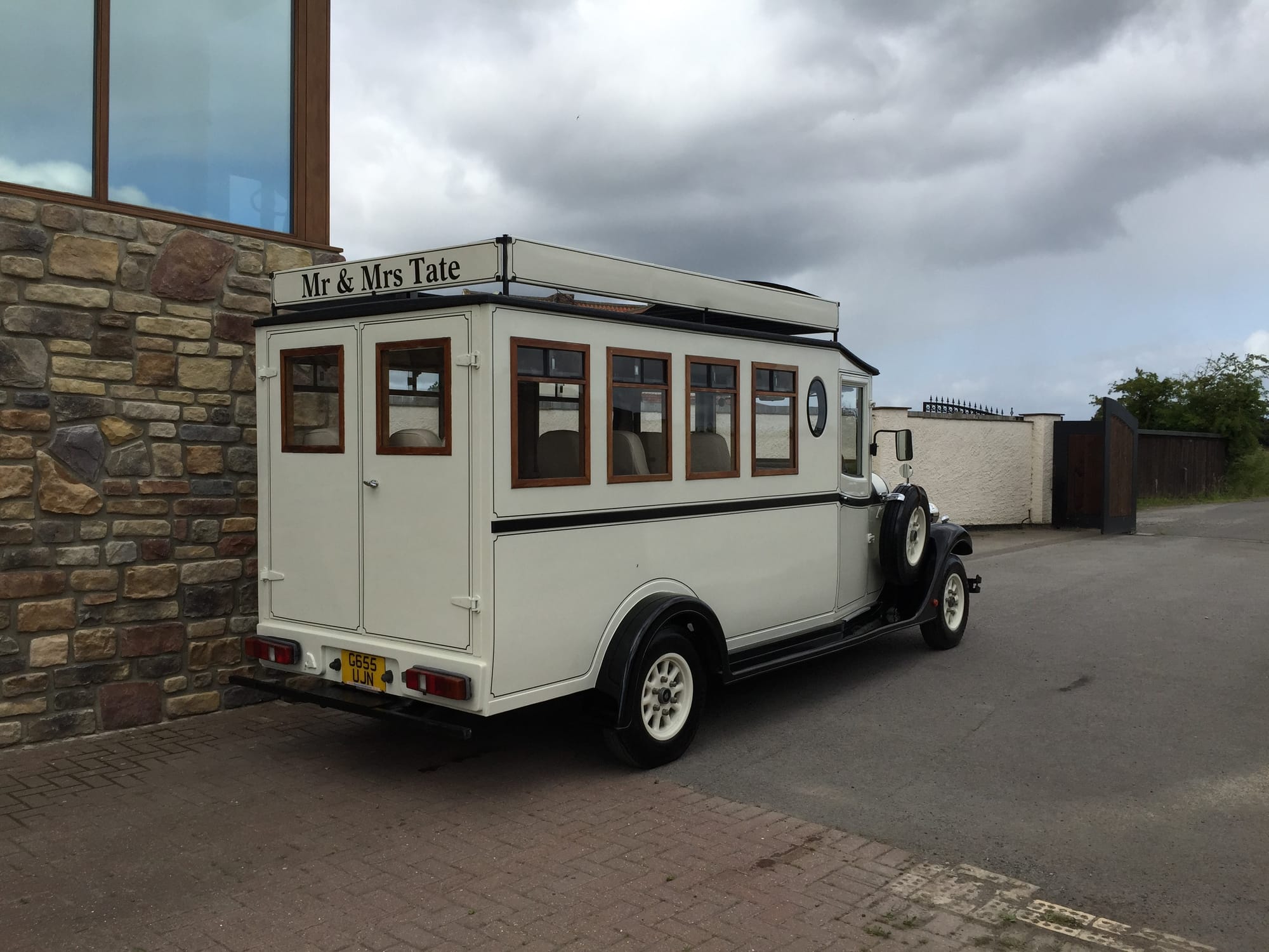 Mascot Bus