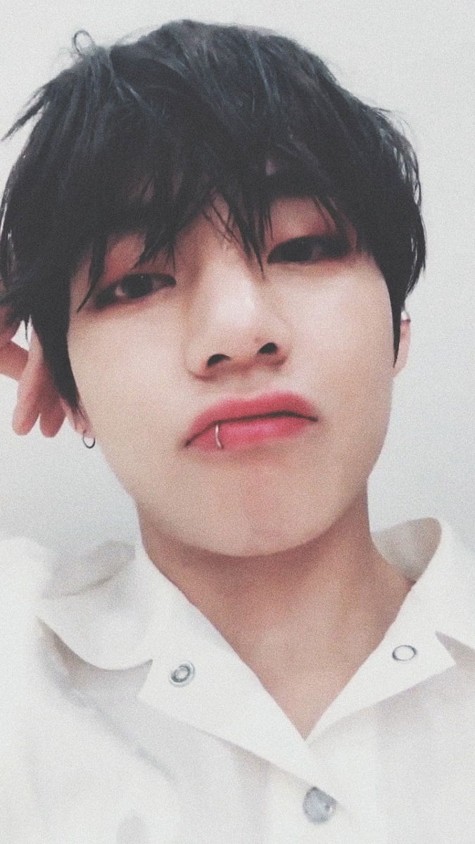 Biography of Kim Taehyung
