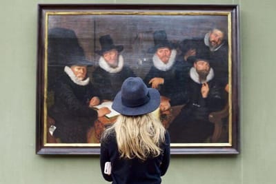 إذا أردت أن تُعطي إقتراح للرسام: