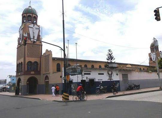 GUAYAQUILEÑOS DISFRUTANDO DEL VIERNES SANTO