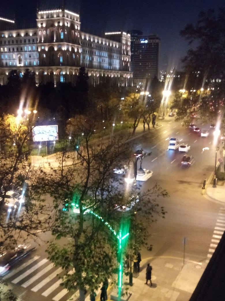 4 комнатная квартира по улице  Узеира Гаджибекли