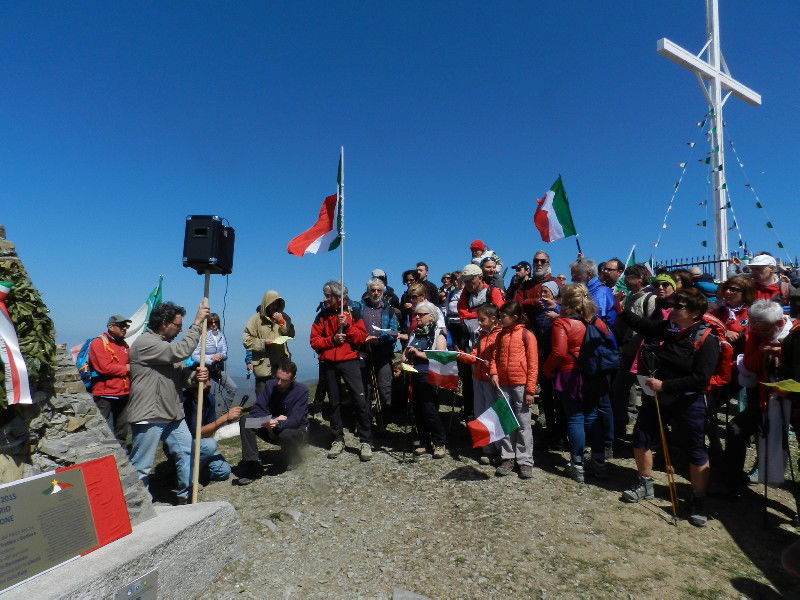 Porta un tricolore in Antola
