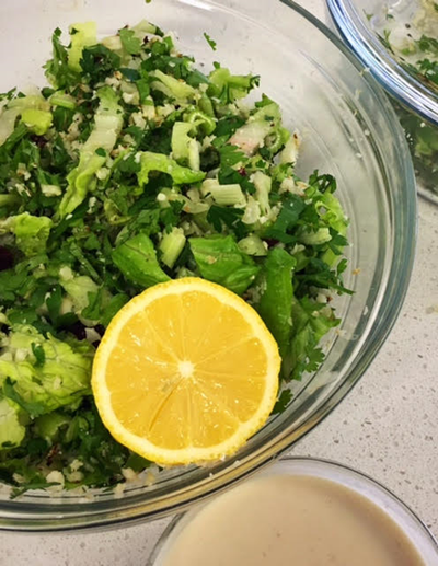 ארוחה שהיא סלט