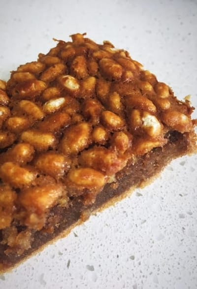 עוגת שוקולד עם פצפוצי אורז אפויה