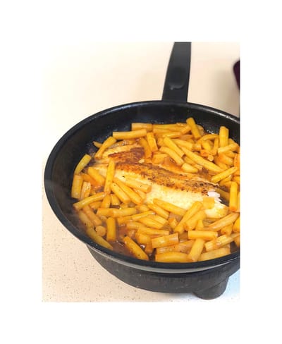 דג אמנון פילה עם שעועית באותה מחבת