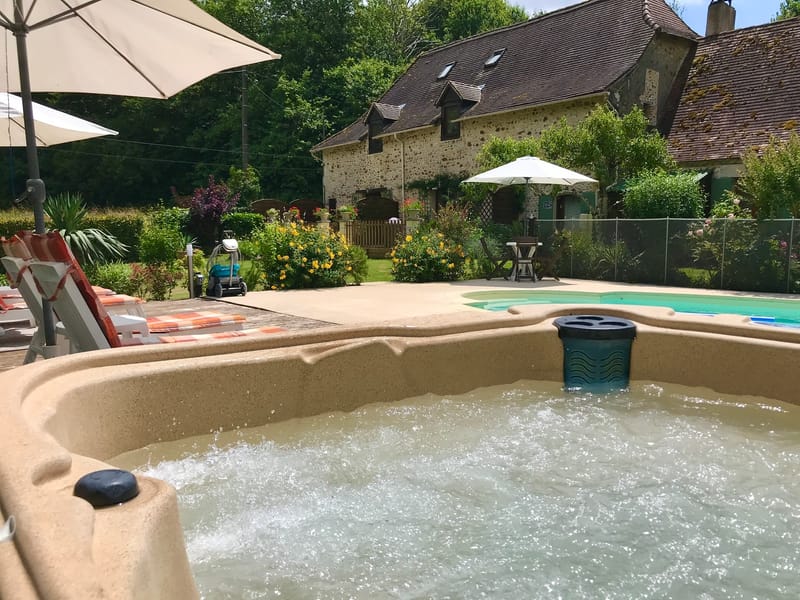 Heated Swimming Pool (retractable cover) & Hot tub