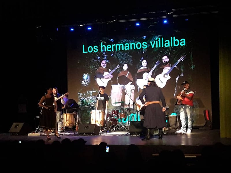 Los Hermanos Villalba se presentaron en el Teatro de Lomas.