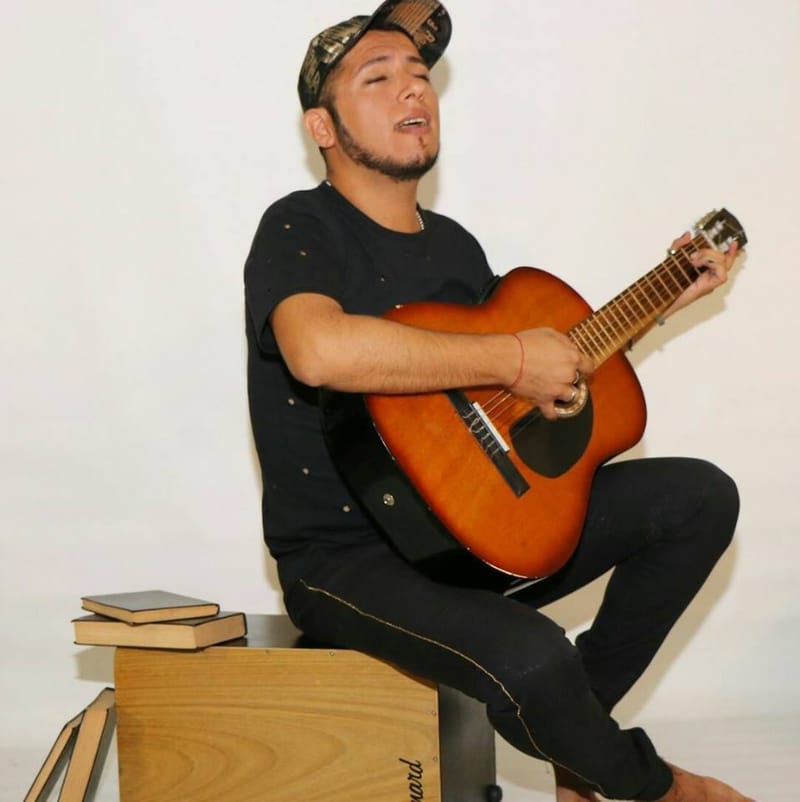 La música de Dario Soul suena en Ida y Vuelta, tú radio On Line.