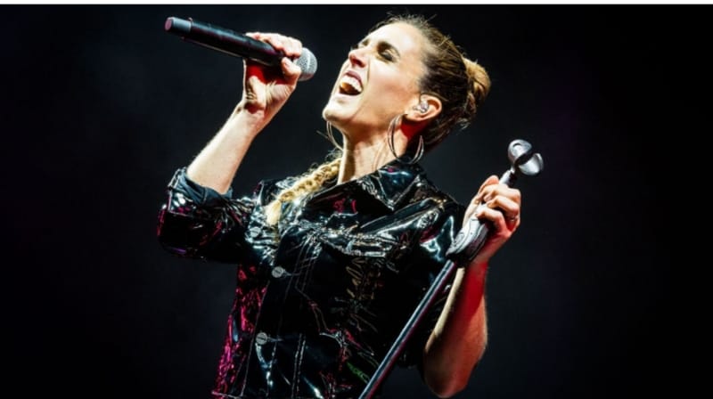 Compartimos buena música, buena compañía. Ida y Vuelta, tú radio on line.