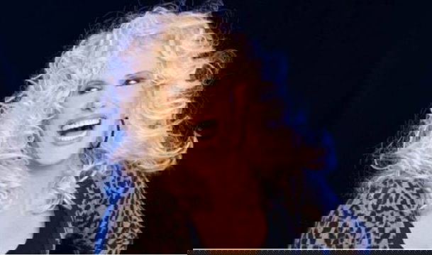 Se viene un nuevo disco; Valeria Lynch la vuelve a rockear.