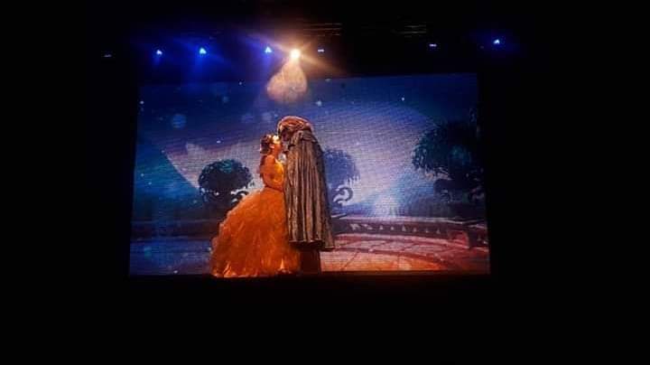 La Escuela de Comedia musical nos presentó y deleito con "La Bella y la Bestia".