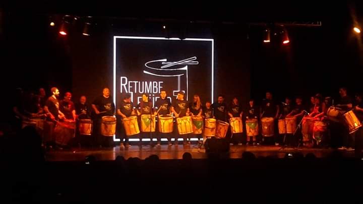 El Retumbe Legüero se presentó en el Teatro del Municipio de Lomas.