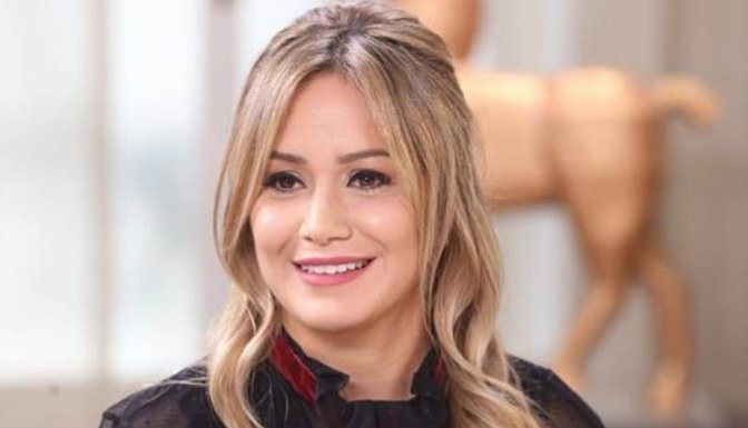 Karina celebra sus 15 años de carrera.