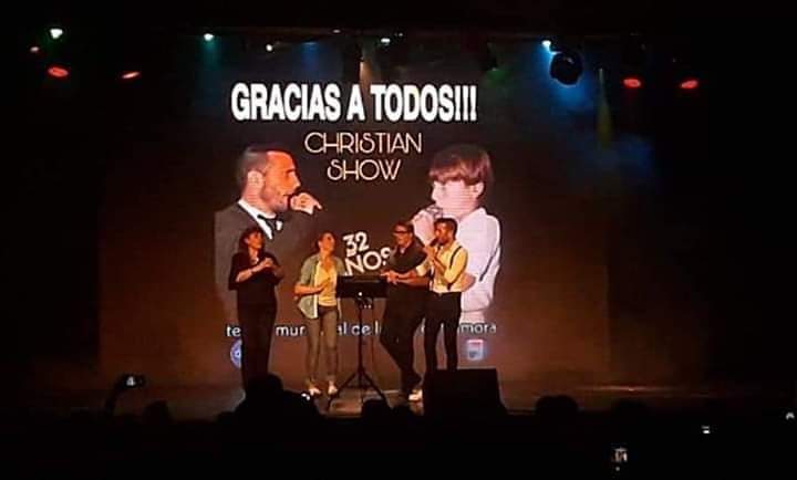 Excelente show vivimos en el Teatro, Christian festejo sus 32 años de música.