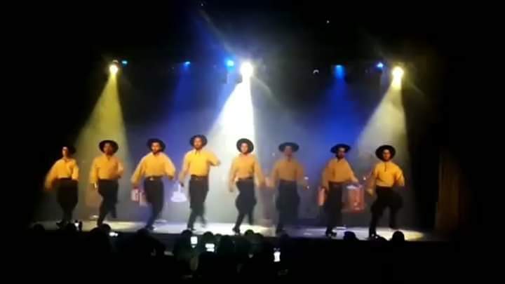 Una gran noche a puro folklore y danza. Retumbo Argentino.!