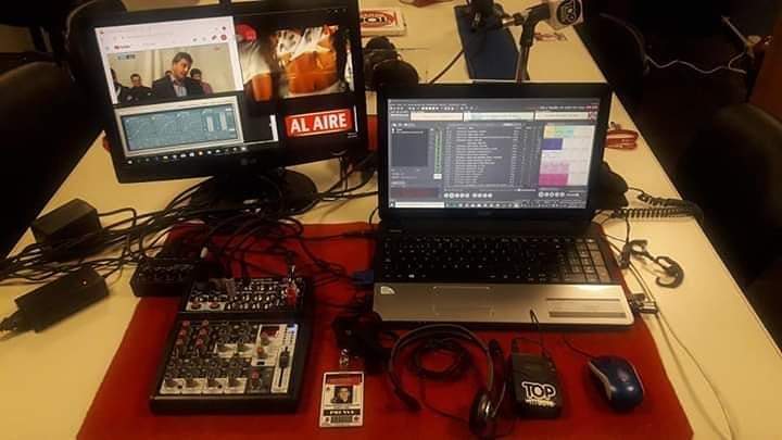 Estés donde estés te hacemos compañía con buena música, ahora en la mañana de tú radio on line, desde Lomas de Zamora, Bs.As, Argentina por la Web.