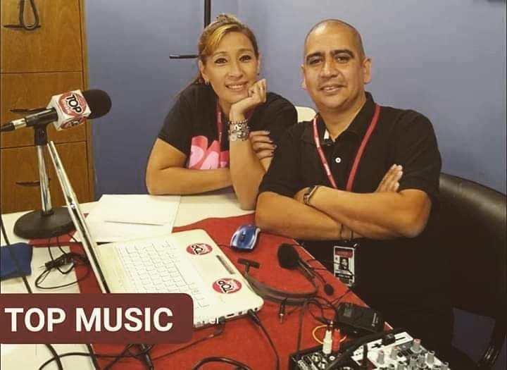 Especial Domingo.! Así listos, minutos antes de salir al aire en el último programa del año, salió fotito.