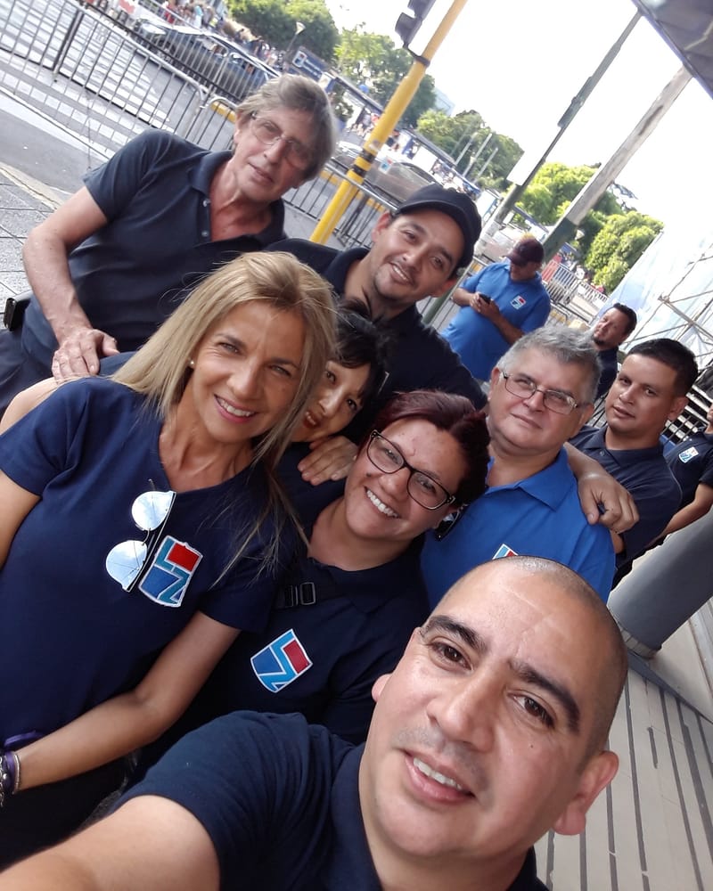 Tarde de Domingo, tarde de trabajo junto a unos grandes compañeros de Seguridad. .