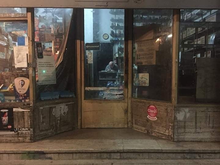 El abuelo del almacén de Chacarita.