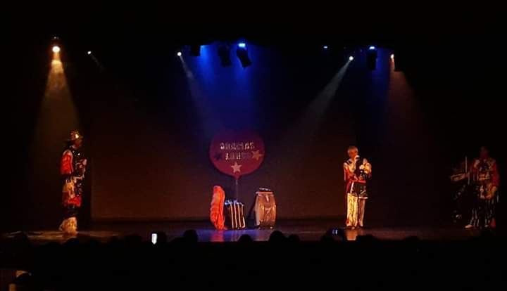 Disfrutamos una noche diferente en el escenario.