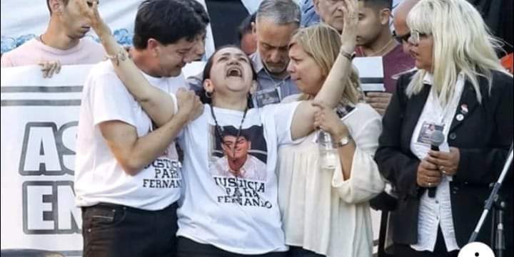 Marcha de pedido de justicia.! "No saben qué difícil es vivir", dijo la madre de Fernando ante miles de personas.