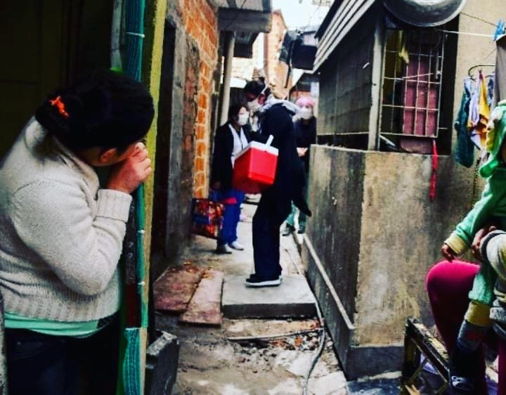 El Gobierno endurece la cuarentena en el AMBA y busca contener el virus en barrios populares.