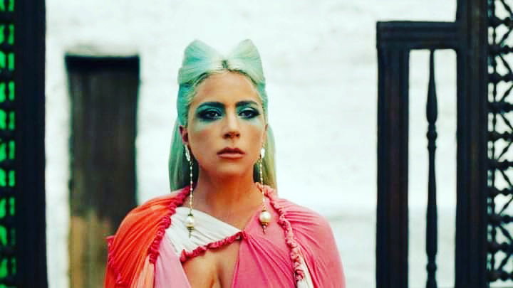Lady Gaga lanzó un cortometraje para “911”, de su álbum #1 Chromatica.