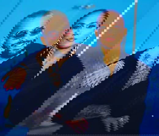 Jennifer Lopez y Maluma nos cautivan con los sencillos “Pa Ti & Lonely”, con un despliegue cinematográfico.