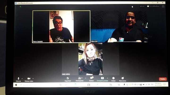 Vibra! Le ponemos ritmo a la noche! Junto a Katty en la conducción!