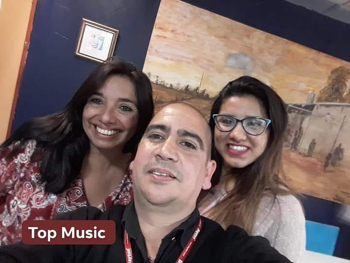 Siempre estamos acompañados de grandes artistas y personas!