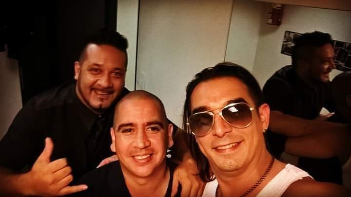 En camarines minutos antes de subir a escena junto a los chicos de "Media Naranja".