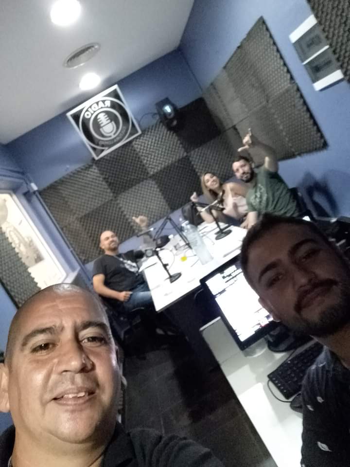 Disfrutando la magia de la radio con grandes compañeros y colegas!