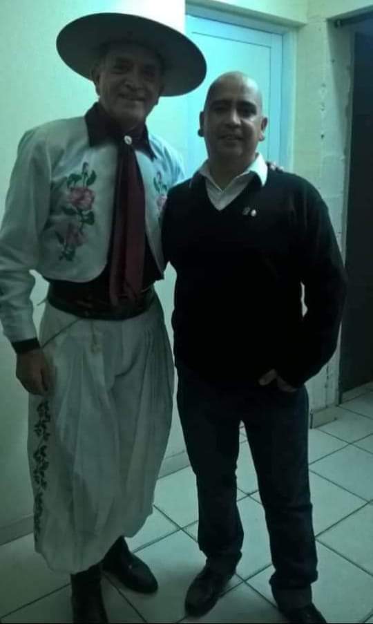 Juntos a un gran representante de nuestra música, nuestra de nuestra tradición, Pancho Escalada.