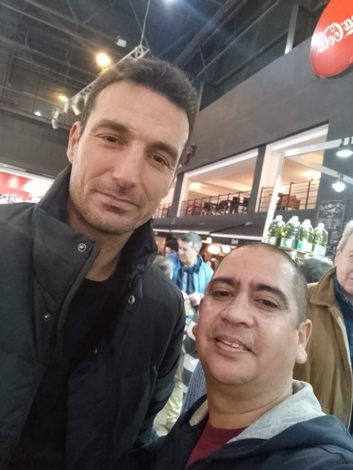 👉 Un placer y un orgullo conocer personalmente a Lionel Scaloni.