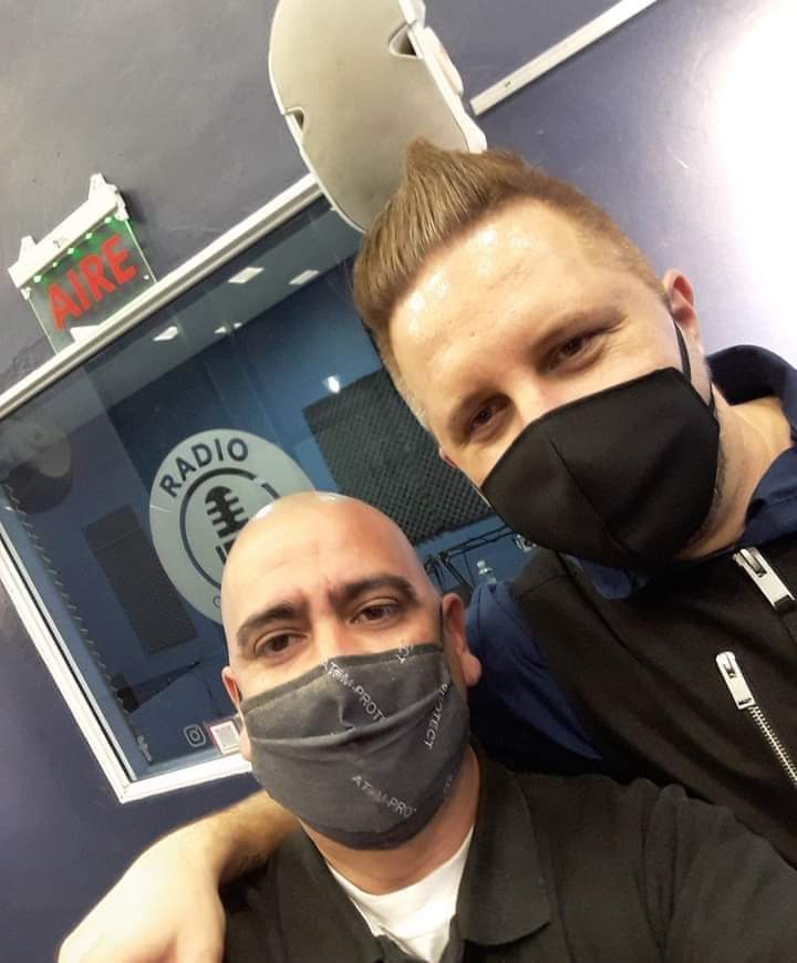 👉 Junto a un excelente cantante vocalista de una gran banda, Eleven!