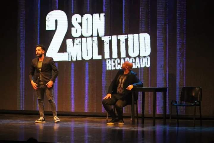 👉 Disfrutamos y compartimos una noche con localidades agotadas a pura risa.