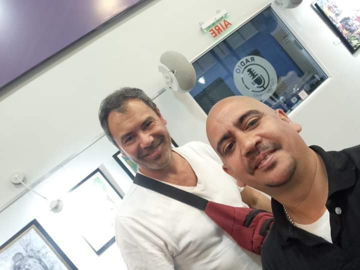 👉 Junto a Pablo Shinji excelente actor, salió selfie luego de brillar en el Teatro del Municipio.