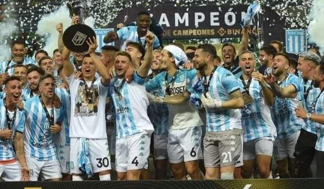 👉 Racing se quedó con el Trofeo de Campeones.